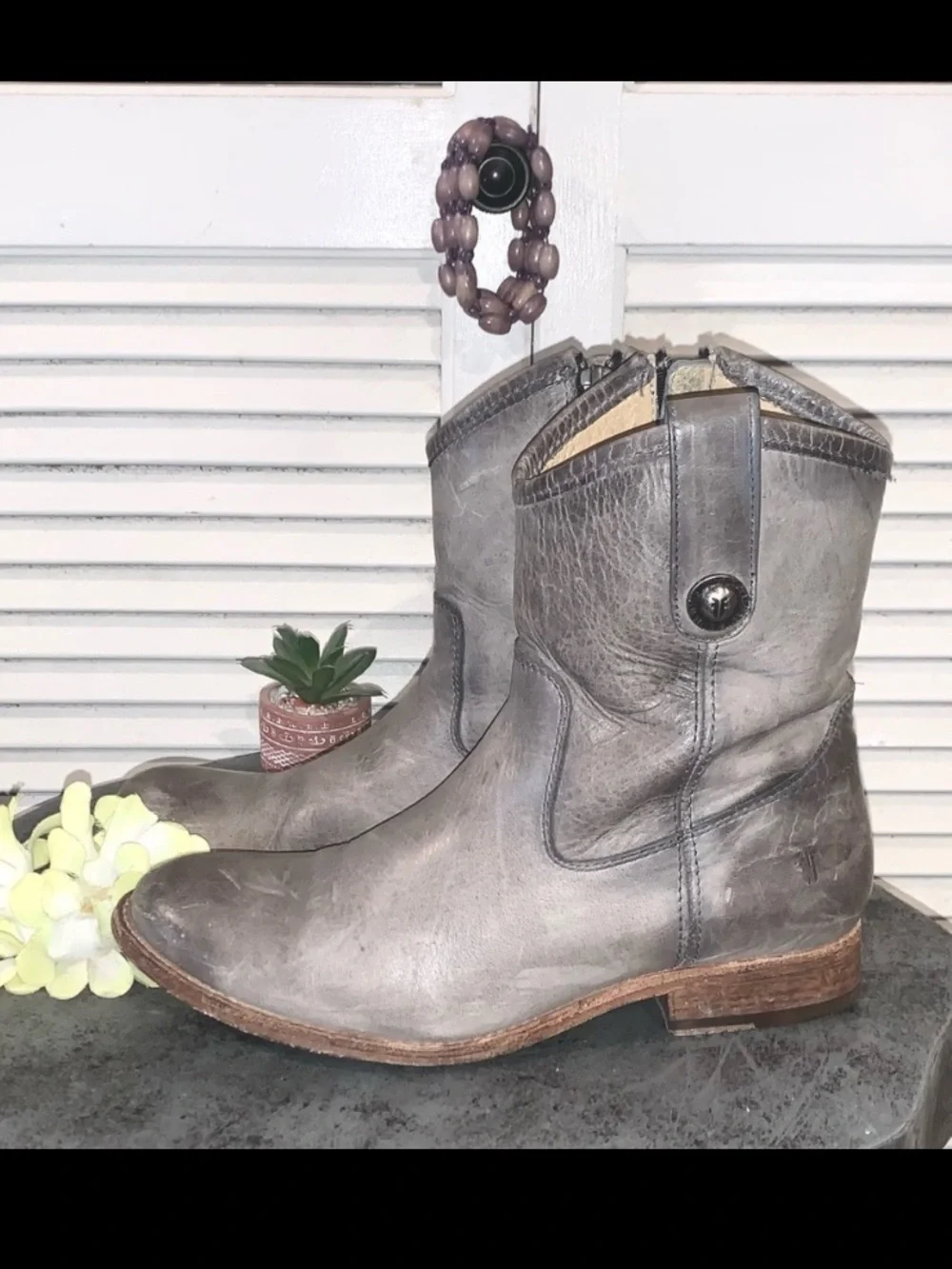 Frye #77908 Melissa Button Leather Antique Washed Women's Biker Boots Size 7